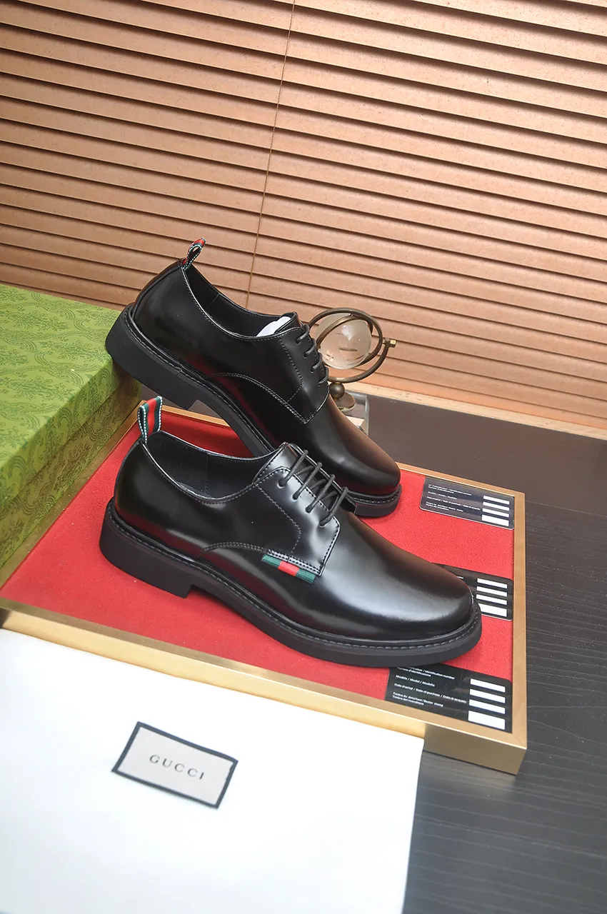 Men's shoes💰540💶Italy's top luxury men's shoe giant (GUCCI) (Gucci) (full cowhide lining) new arrival🍃Original European style🔰 Pleasant to the eye😍In order to make the shoes more durable and non-deformable🌀The production continues to follow traditional methods but there is still no lack of innovation💪Choose original sheepskin for the leather♻️ Smooth and natural And extra bright ⭐Made of imported cowhide, the first choice of rich people 38-45 (45 customized)